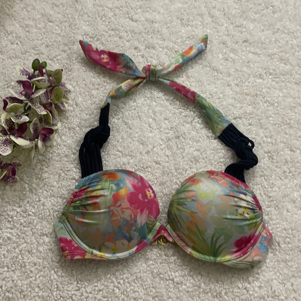 Victoria’s Secret Padded Bikini Bra Size 32B